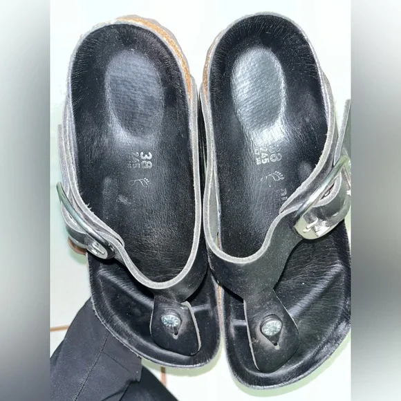 Birkenstock Gizeh Black Leather Sandals - Picture 3 of 7